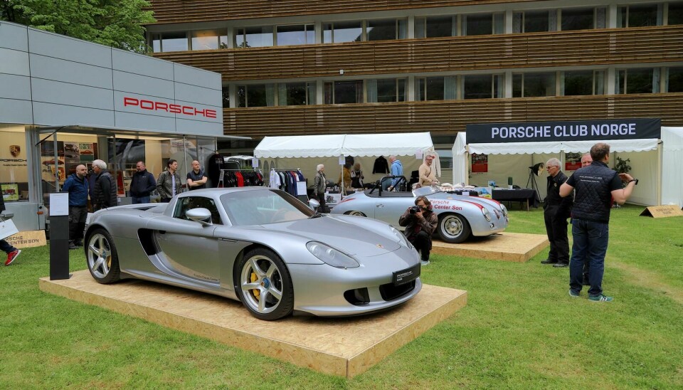 Det ble bygd bare 1.270 eksemplarer av Carrera GT i perioden 2003 – 2006, og dette norske eksemplaret hadde Porsche Classic Center Son tatt med over fjellet.