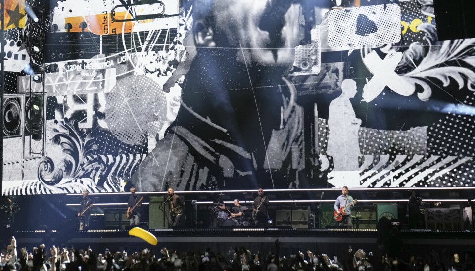 Oasis på scenen i Cardiff fredag kveld.