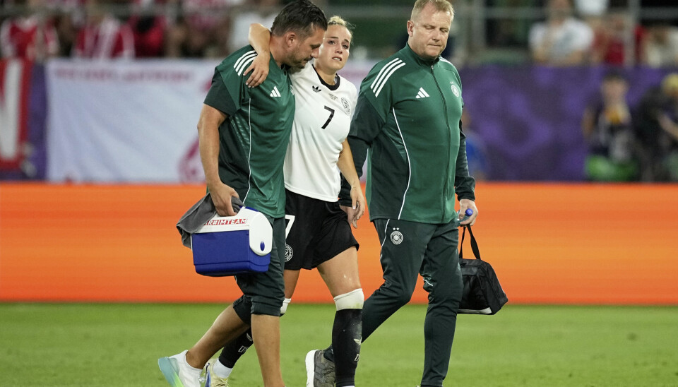 Giulia Gwinn skadet seg i første omgang i Tysklands kamp mot Polen.