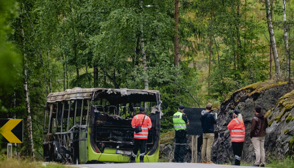 En person er siktet for å fremkalle fare for offentligheten etter bussbrannen i Follo lørdag kveld.