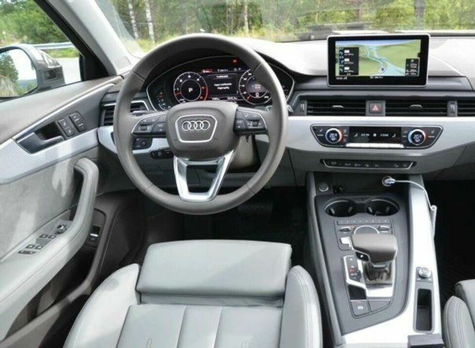 Flotte arbeidsforhold for sjåføren i Audi A4 Allroad. Flotte arbeidsforhold for sjåføren i Audi A4 Allroad. Foto: Frank Williksen