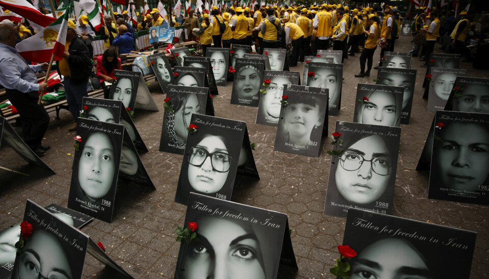 Demonstranter demonstrerer mot Irans regime utenfor FNs hovedkvarter i New York, september 2024.