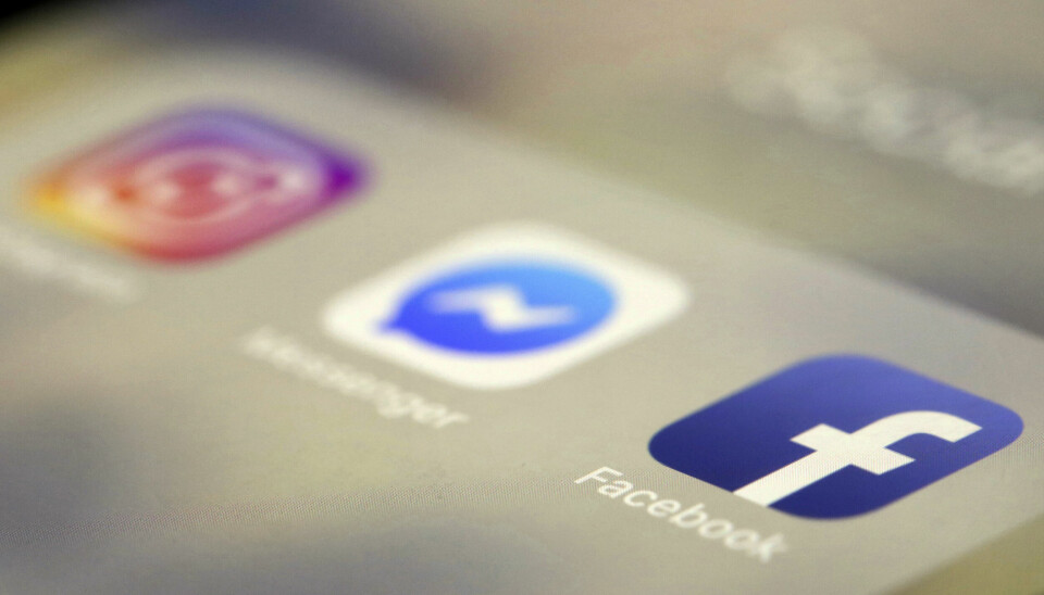 Nå brukes kunstig intelligens for å trene innholdet i meldinger i Messenger. Innholdet kan også deles med tredjepartnere. Datatilsynet mener at publikum bør vurdere å flytte samtaler med venner og familie som man vi ha i fred, til andre apper som har god kryptering. (AP Photo/Jenny Kane, File)