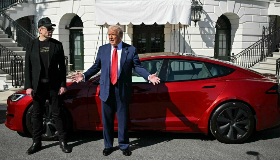 SLUTT: Donald Trump har avsluttet alt samarbeid med Tesla-sjef Elon Musk. Nå ryker også støtteordningen for elbiler i USA, fra 1. oktober den over. Foto: MANDEL NGAN / AFP / NTB SLUTT: Donald Trump har avsluttet alt samarbeid med Tesla-sjef Elon Musk. Nå ryker også støtteordningen for elbiler i USA, fra 1. oktober den over. Foto: MANDEL NGAN / AFP / NTB
