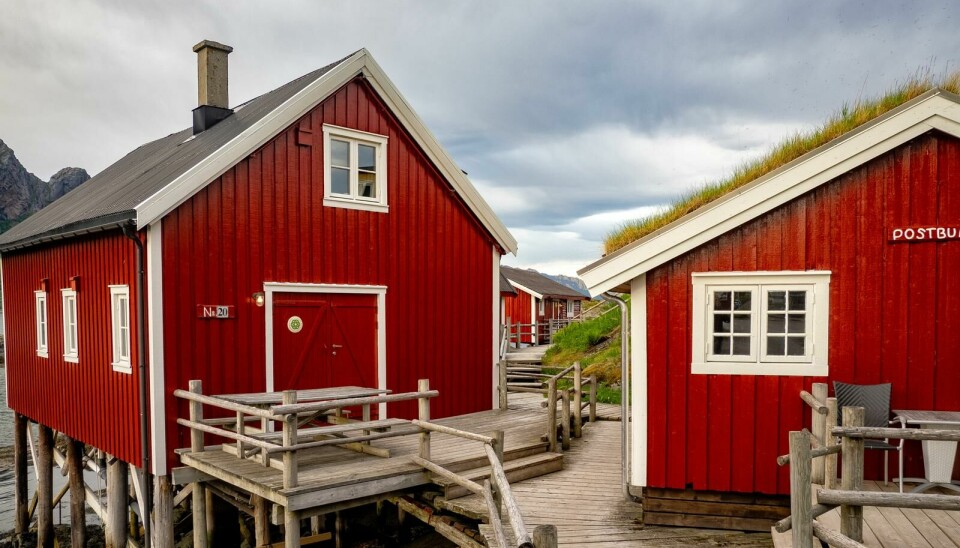 På det meste – i 1895 – var det nesten 38.000 fiskere i Lofoten som trengte innkvartering. Slik ble rorbuene til. I dag er særlig de restaurerte populære som overnattingssteder for turister.