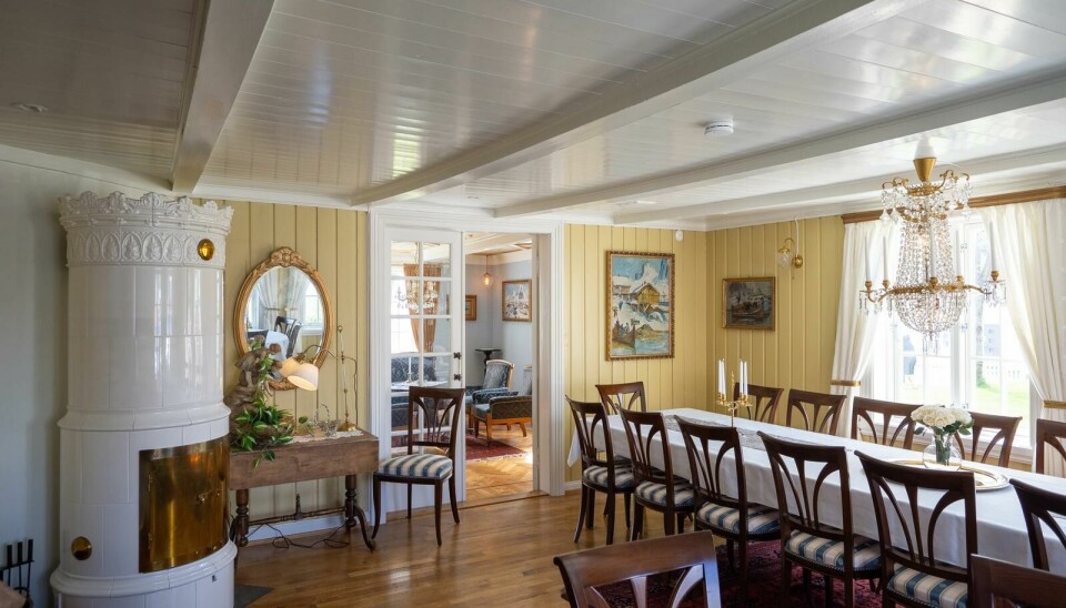 Det gikk med noen tusen arbeidstimer å restaurere den gamle Væreiergården, som nå leies ut til selskaper og andre som gjerne vil samle større grupper.