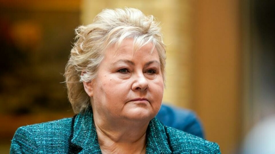 Erna Solberg (H) sier skolenedleggelsene i Innlandet er noe en kommer til å se flere steder i landet framover. Foto: Terje Pedersen / NTB