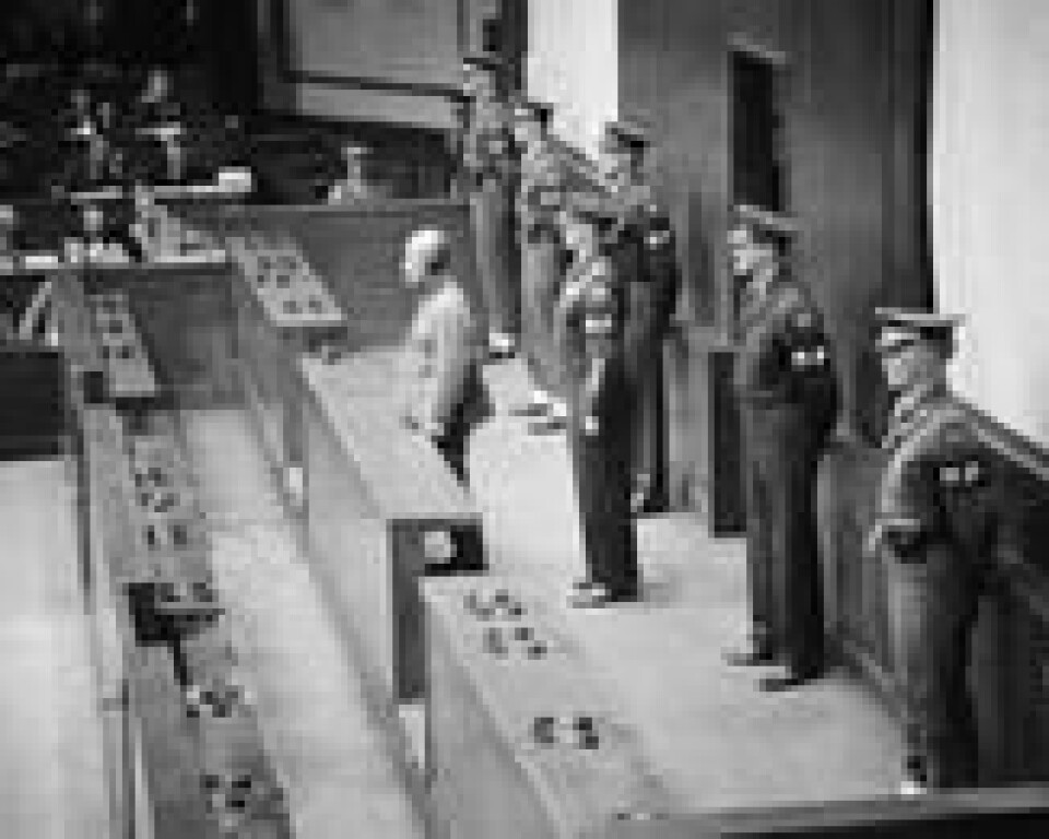 Hideki Tojo, tidligere statsminister i Japan og general, under rettssaken i The International Military Tribunal i Tokyo 12. november 1948, Her ble den tidligere generalen dømt til døden for å ha begått krigsforbrytelser. Hideki Tojo, tidligere statsminister i Japan og general, under rettssaken i The International Military Tribunal i Tokyo 12. november 1948, Her ble den tidligere generalen dømt til døden for å ha begått krigsforbrytelser. Foto: Charles Gorry / AP