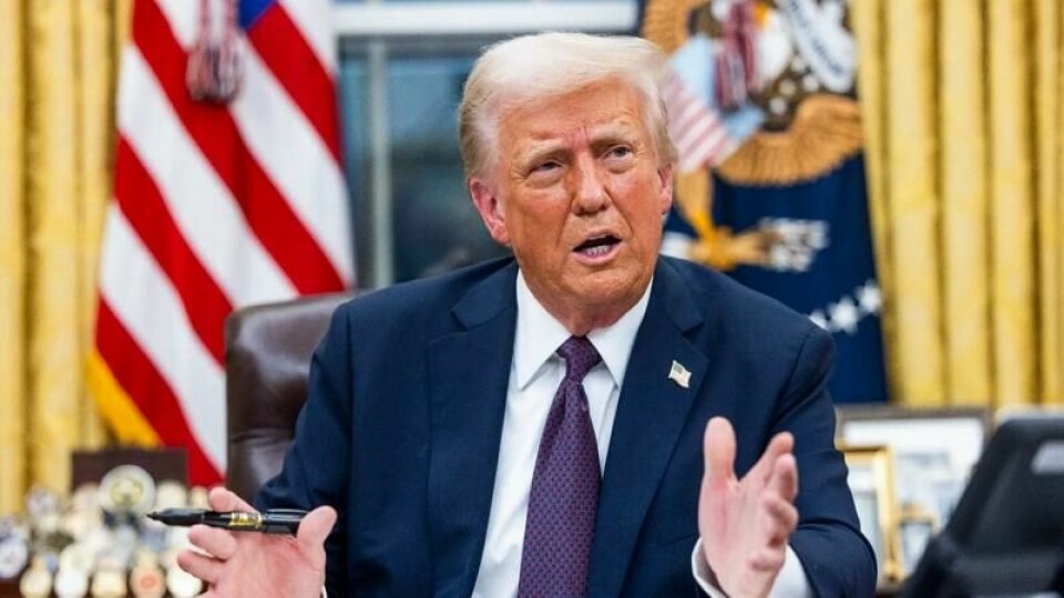På sin første dag signerte USAs president Donald Trump en rekke ordrer i Det ovale kontor i Det hvite hus.