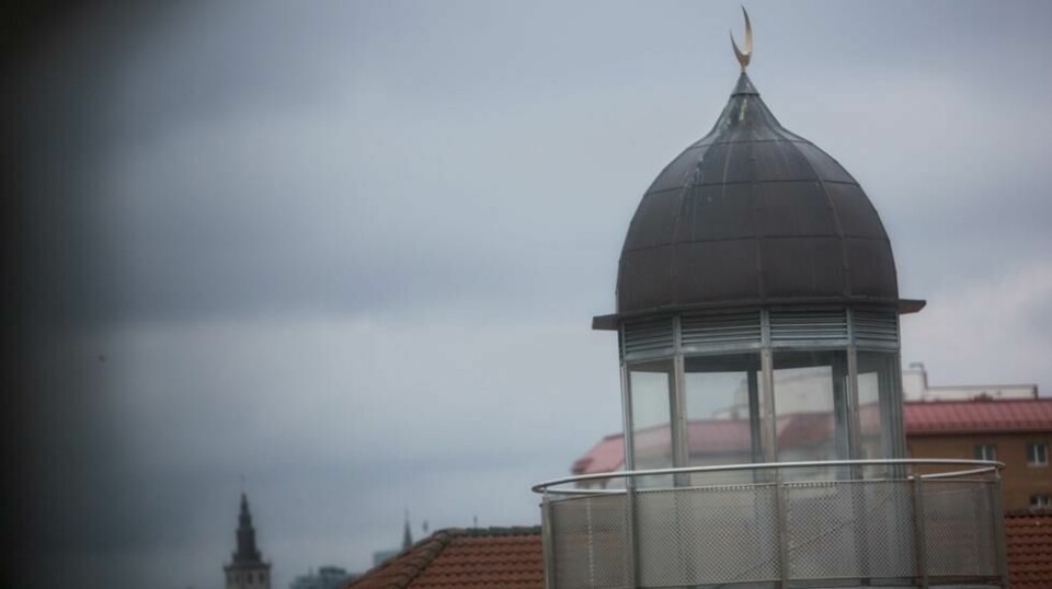 Norske banker har ingen planer om å tilby islamske boliglån. Bildet viser minareten på moskeen til Islamic Cultural Center på Grønland i Oslo.