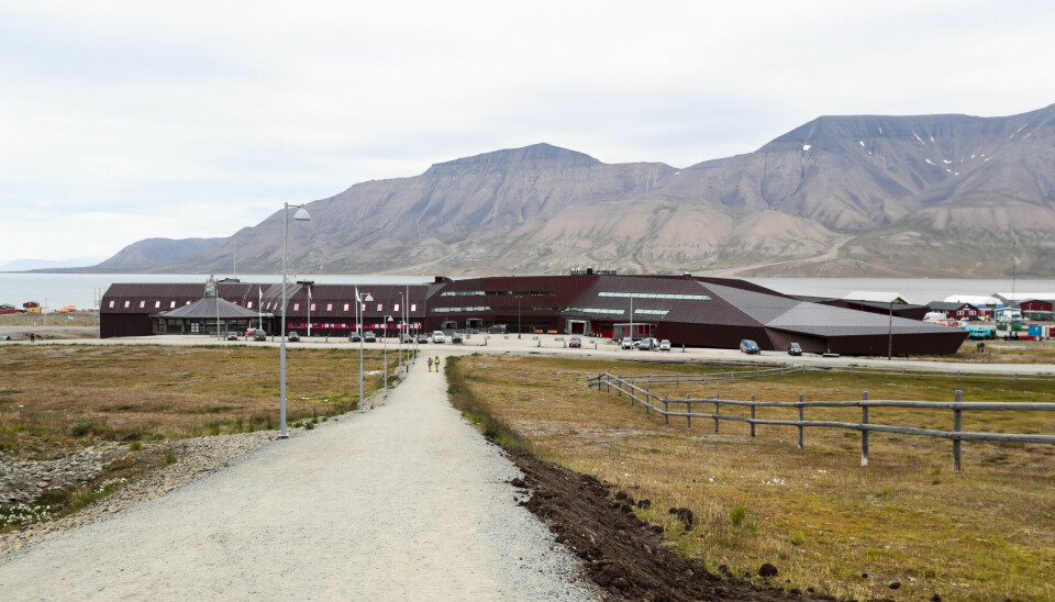 UNIS, Universitetssenteret på Svalbard ønsker ikke å diskriminere kinesiske studenter. Derfor får de ikke studere ved UNIS.