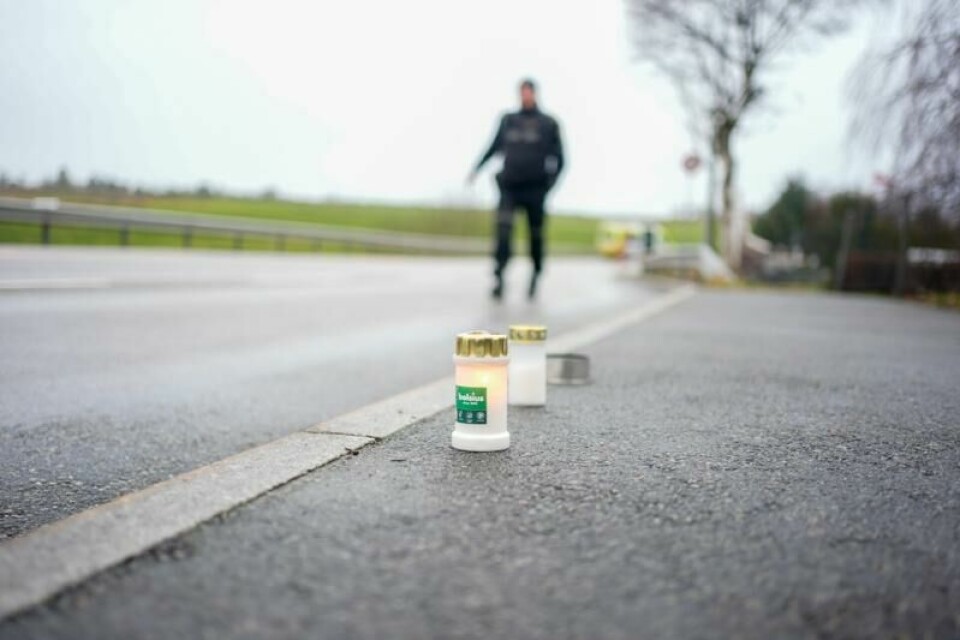 Politiet på stedet på Klepp der en politimann ble skutt og drept natt til lørdag.