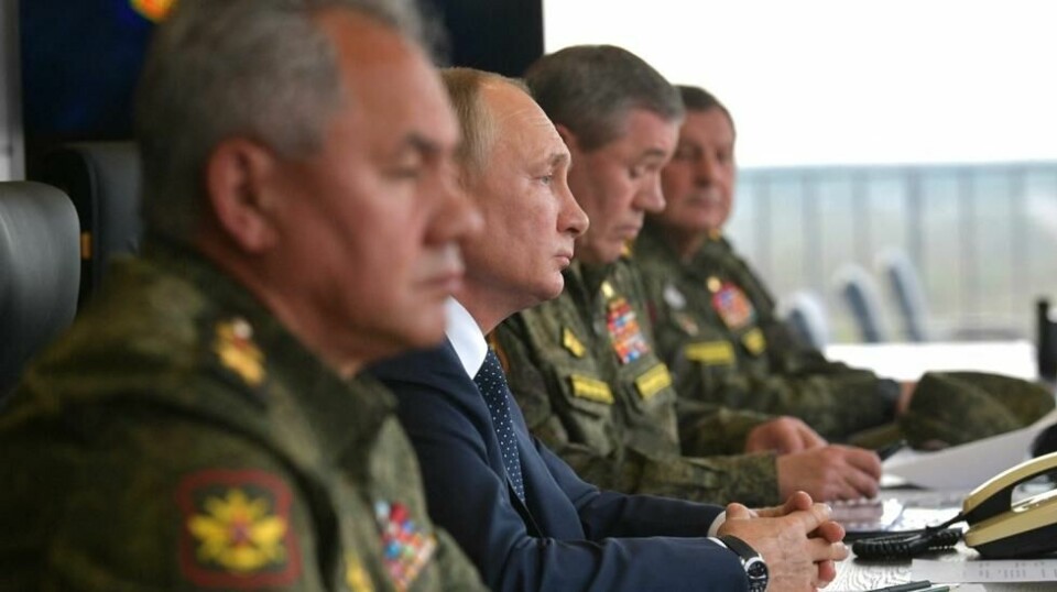 Russlands president Vladimir Putin overværer øvelse Zapad i 2021 sammen med forsvarsminister Sergej Sjojgu og forsvarssjef Valerij Gerasimov.