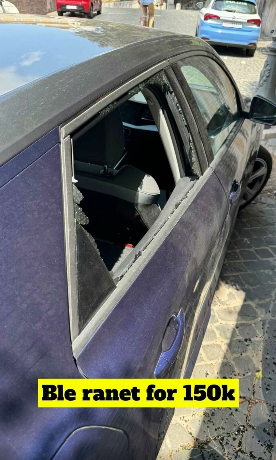 Dette synet møtte artisten Kamelen da han kom ut av butikken i Roma. Dette synet møtte artisten Kamelen da han kom ut av butikken i Roma. Foto: Skjermdump fra Snapchat, slimkamel