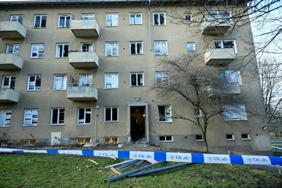 Boligområder i Sverige rammes stadig oftere av eksplosjoner, og i flere bydeler brer frykten seg. Her fra Johanneshov sør for Stockholm, der det smalt 18. januar.