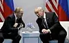 USAs president Donald Trump og Russlands president Vladimir Putin møttes ansikt til ansikt under G20-møtet i Hamburg i 2017. Foto: Evan Vucci / AP / NTB scanpix Foto: NTB