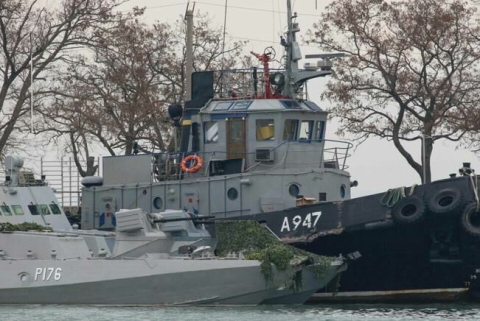 Ukrainske militære fartøy i beslag ved havna Kertsj på Krim-halvøya mandag 26. november. Kiev og Moskva står overfor sin alvorligste konflikt på flere år. NTB Scanpix/AFP. Ukrainske militære fartøy i beslag ved havna Kertsj på Krim-halvøya mandag 26. november. Kiev og Moskva står overfor sin alvorligste konflikt på flere år. NTB Scanpix/AFP. Foto: Str / AFP