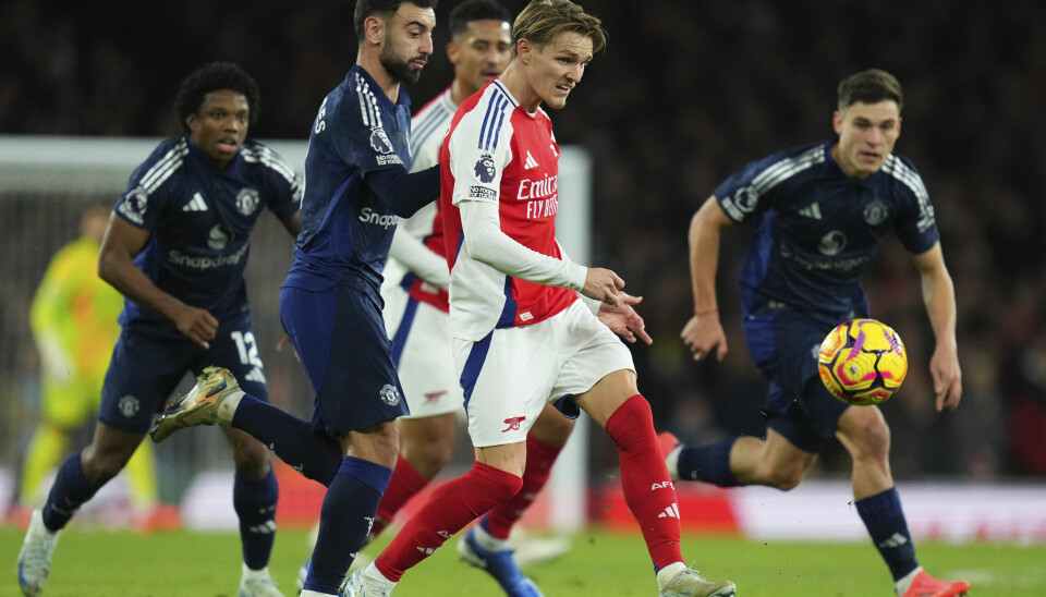 Martin Ødegaard og Arsenal får bryne seg på Manchester United i en tøff bortekamp i Premier League-åpningen.