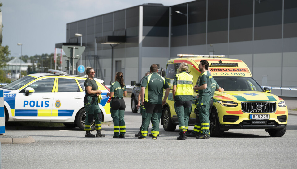 – Ut fra det rådende situasjonsbildet som finnes om skytingen i Örebro, vurderes hendelsen å være knyttet til det kriminelle nettverksmiljøet, opplyser politiet.