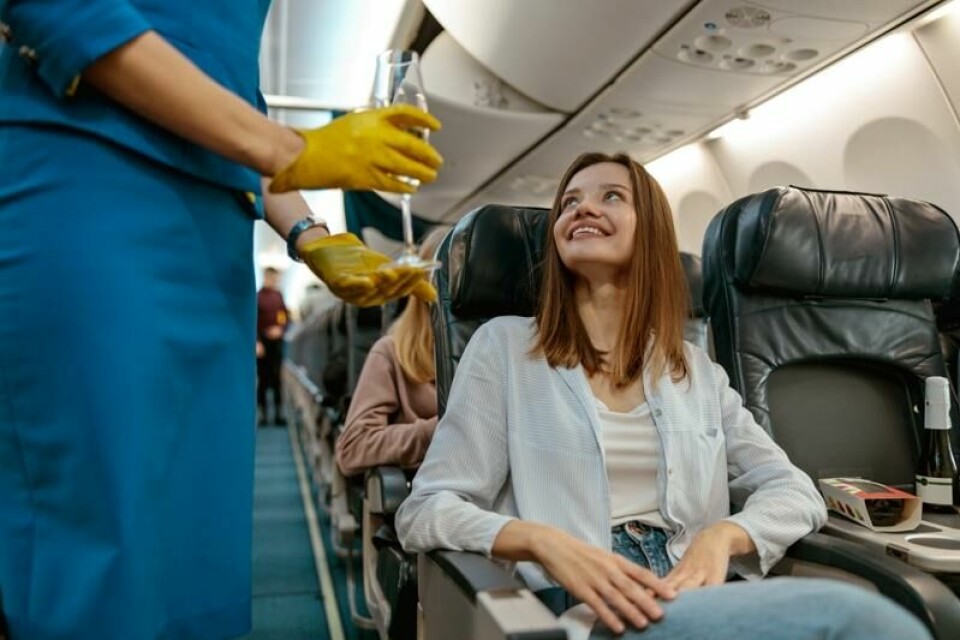 Tidligere sjef for Aer Lingus Regional, Padraig O’Ceidigh, ønsker ingen alkoholservering om bord på fly. Tidligere sjef for Aer Lingus Regional, Padraig O’Ceidigh, ønsker ingen alkoholservering om bord på fly. Foto: Friends Stock / Shutterstock / NTB