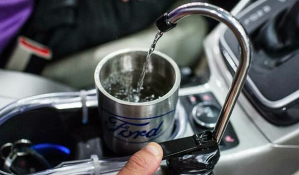 Her fylles koppen med vann – helt gratis og uten behov for noen plastflasker. Her fylles koppen med vann – helt gratis og uten behov for noen plastflasker.
