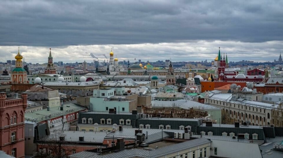 MANGE KIRKER: Gylne løkkupler er spredt rundt over hele den russiske storbyen.