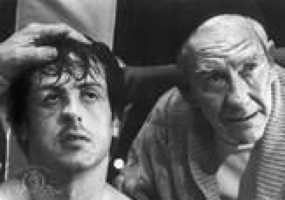 Sylvester Stallone (t.h.) som 80-tallsikonet Rocky Balboa. Fra filmen Rocky (1976), faksimile via IMDb.com. Sylvester Stallone (t.h.) som 80-tallsikonet Rocky Balboa. Fra filmen Rocky (1976), faksimile via IMDb.com.