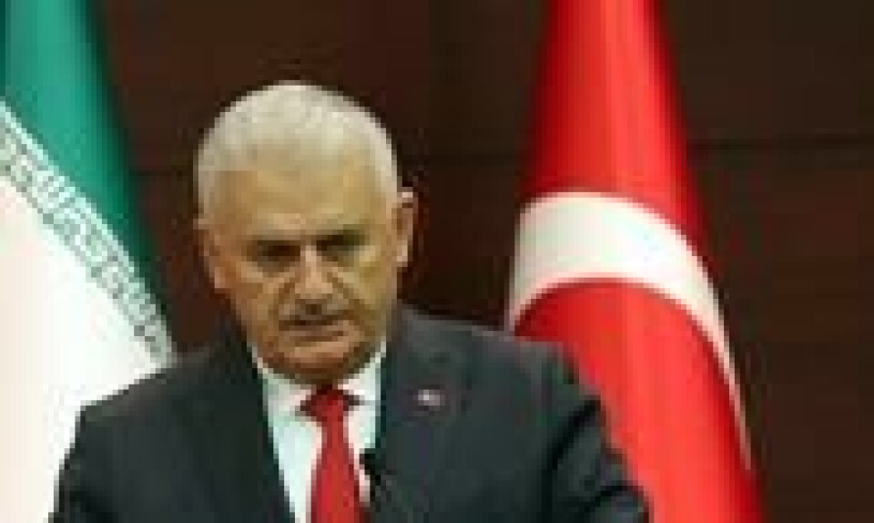 Tyrkias statsminister Binali Yildirim ser med ublide øyne på Rocky-plakaten, ifølge Reuters kilder ved statsministerens kontor. Her under et statsbesøk fra Iran. Scanpix/AP Tyrkias statsminister Binali Yildirim ser med ublide øyne på Rocky-plakaten, ifølge Reuters kilder ved statsministerens kontor. Her under et statsbesøk fra Iran. Scanpix/AP