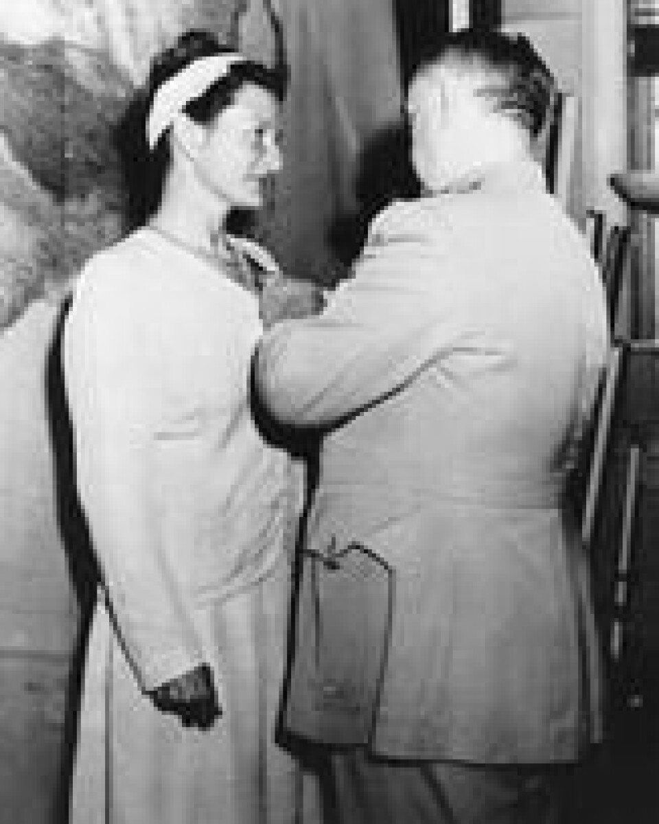 Virginia Hall mottar Distinguished Service Cross i 1945. Foto: Wikimedia Virginia Hall mottar Distinguished Service Cross i 1945. Foto: Wikimedia