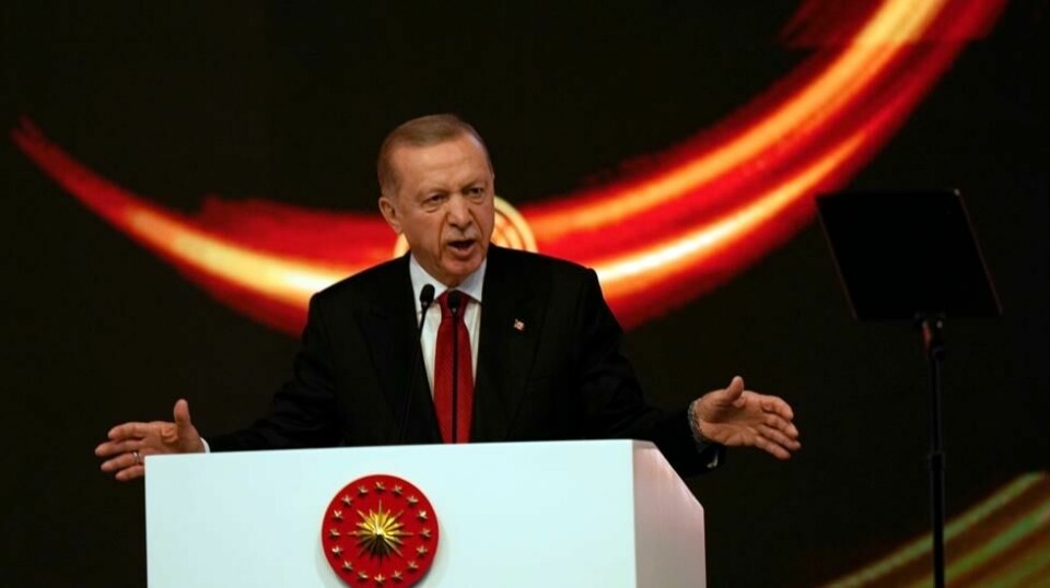 Etter over 20 år ved makten antyder Recep Tayyip Erdogan at han ikke vil søke gjenvalg. Bildet ble tatt under en konferanse i Antalya i Tyrkia i begynnelsen av mars. Foto: Foto: Khalil Hamra / AP / NTB