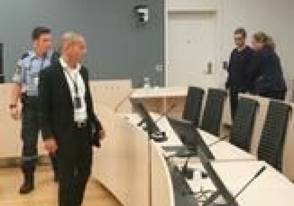 Her føres Philip Manshaus inn i rettssalen i Oslo tingrett. Her føres Philip Manshaus inn i rettssalen i Oslo tingrett. Foto: Lefteris Karagiannopoulos / Reuters