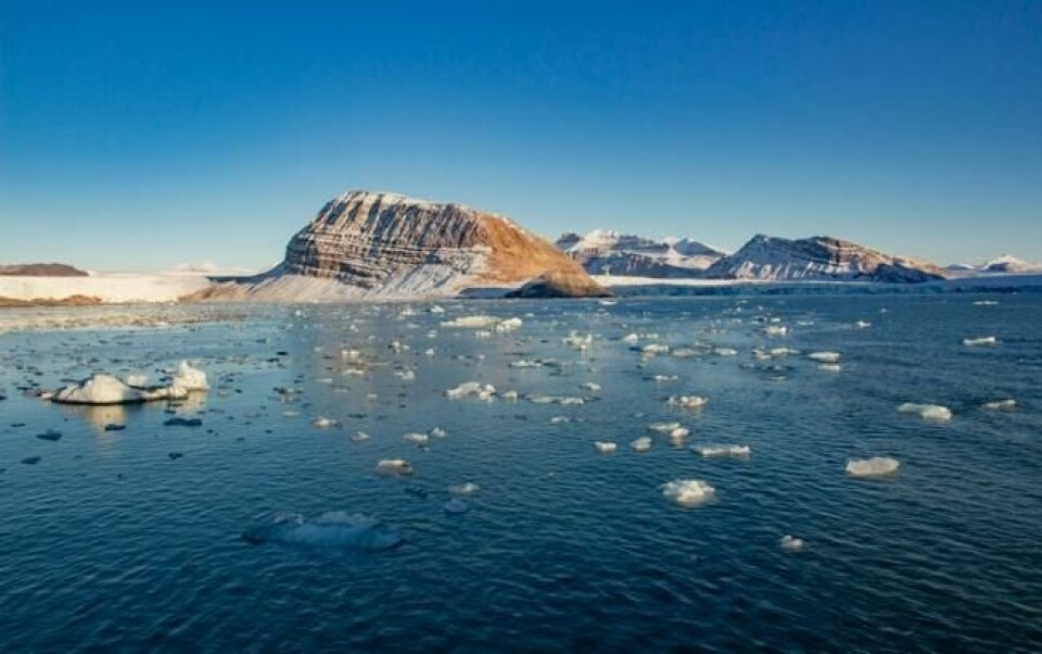 Smeltende is fra isbreer som kalver ut i Kongsfjorden ved Ny-Ålesund på Svalbard. Smeltende is fra isbreer som kalver ut i Kongsfjorden ved Ny-Ålesund på Svalbard. Foto: Are Føli / NTB scanpix