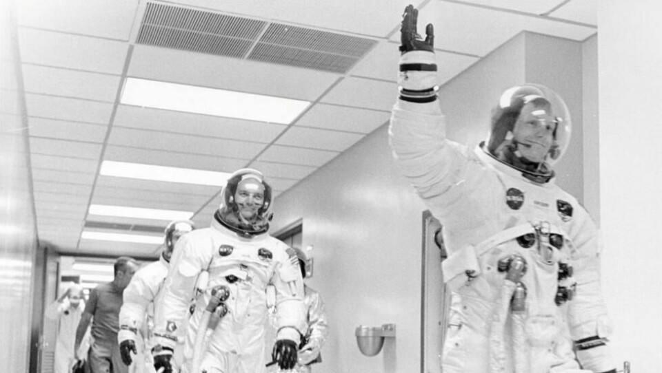 Astronautene på vei til romskipet, 16. juli 1969. Armstrong vinker selvsikkert i front. Astronautene på vei til romskipet, 16. juli 1969. Armstrong vinker selvsikkert i front. Foto: Nasa / Reuters
