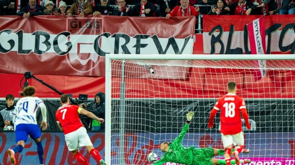 Marko Arnautovic' scoring fra straffemerket tidlig i 2. omgang, satte standarden for en marerittaktig omgang for Norge. Foto: Fredrik Varfjell / NTB