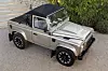 Med en V8 på 425 hestekrefter under panseret er denne ombygde Defender Works Soft Top en drømmebil for Land Rover-entusiaster.