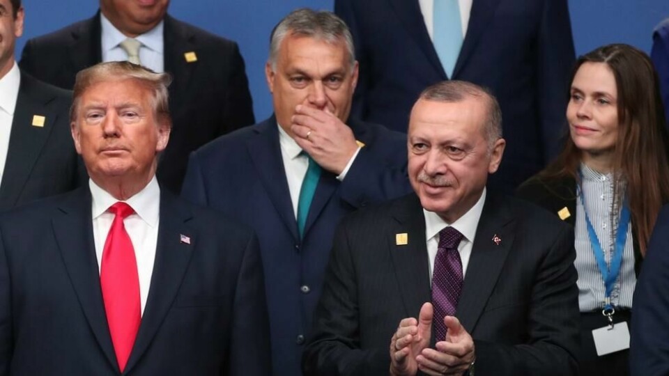 Erdogan irriterte på seg mange av sine Nato-allierte i årene etter 2016, da han valgte å inngå et tettere partnerskap med Putin. Her på et Nato-møte i 2019 med daværende USA-president Donald Trump. Erdogan irriterte på seg mange av sine Nato-allierte i årene etter 2016, da han valgte å inngå et tettere partnerskap med Putin. Her på et Nato-møte i 2019 med daværende USA-president Donald Trump. Foto: AP Photo/Francisco Seco