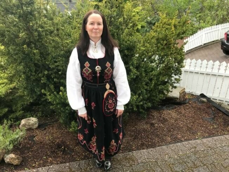 Da Therese Søvik konfirmerte seg året 1990, var det hennes tur til å bære familiestoltheten videre. Da Therese Søvik konfirmerte seg året 1990, var det hennes tur til å bære familiestoltheten videre.