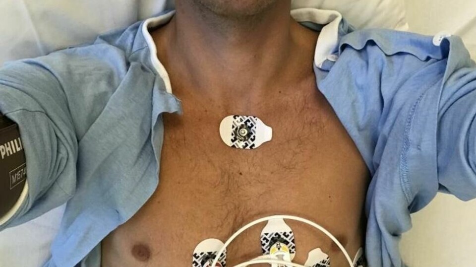 Bildet er tatt på sykehuset i Kristiansand på hjerteovervåkningen, 1. juni. – Det var sist gang jeg hadde hjerteflimmer, sier Finn Kollstad. Foto: Privat