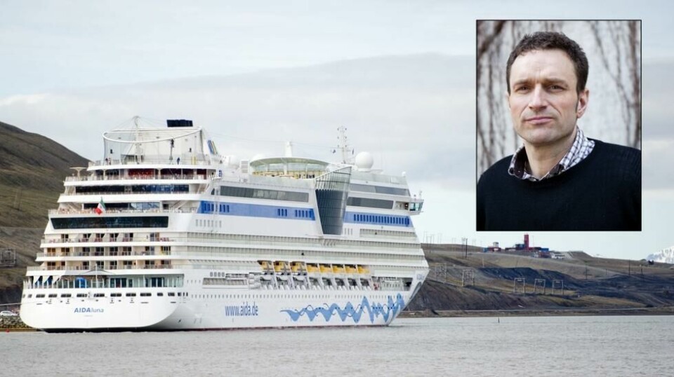 Cruiseturisme rundt Svalbard øker fra år til år. MDG-talsperson Aril Hermstad krever at klima- og miljødepartementet følger opp, og passer på at lokale miljølover blir overholdt.