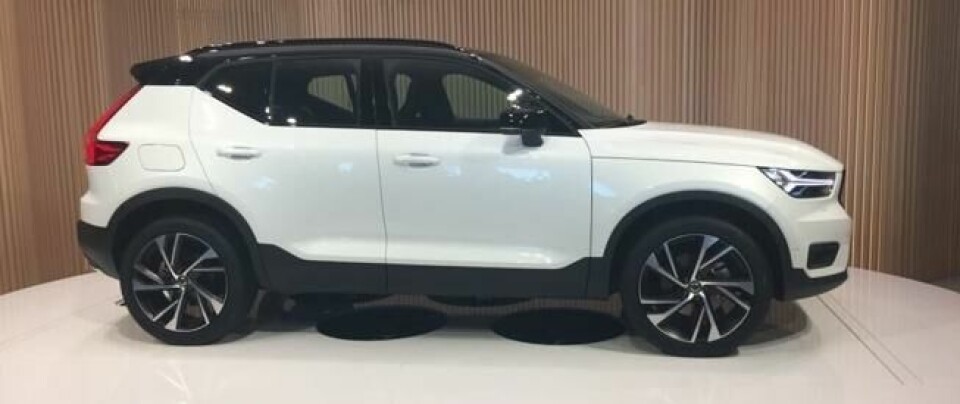 Her er den: Volvo XC40. Designet er lett gjenkjennelig som Volvo samtidig som den har særpreg. Her er den: Volvo XC40. Designet er lett gjenkjennelig som Volvo samtidig som den har særpreg.