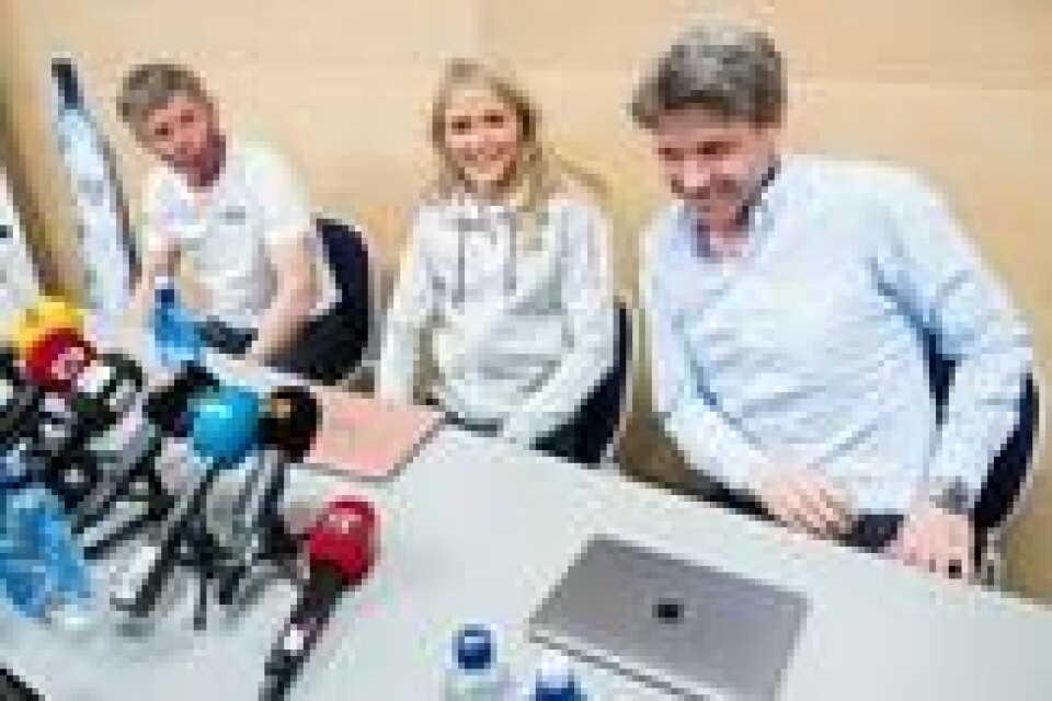 Langrennsstjernen Therese Johaug, her flankert av trener Pål Gunnar Mikkelsplass og manager Jørn Ernst, holder pressetreff i forbindelse med at hun har sonet ferdig dopingdommen på 18 måneder. Langrennsstjernen Therese Johaug, her flankert av trener Pål Gunnar Mikkelsplass og manager Jørn Ernst, holder pressetreff i forbindelse med at hun har sonet ferdig dopingdommen på 18 måneder. Foto: Håkon Mosvold Larsen / NTB scanpix