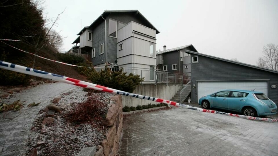Politisperring ved huset der en mann ble drept på Vettre i Asker.