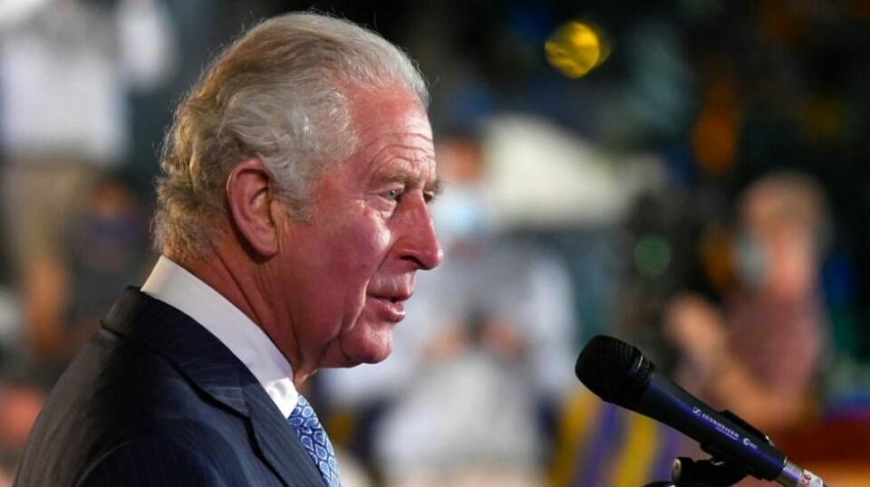 Prins Charles skal ifølge en ny bok være den som undret over hudfargen til Harry og Meghans barn.
