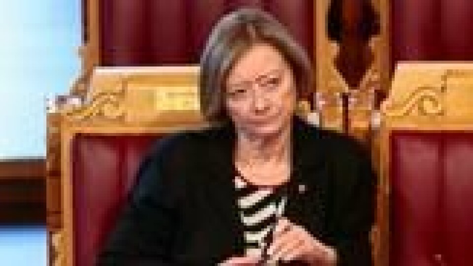 Lise Christoffersen (Ap) er skuffet over at Siv Jensen ikke har forholdt seg til essensen i Christoffersens første spørsmål, der hun ville vite hva finansministeren ville gjøre for hjemløse som blir urettmessig utvandret fra Norge. Lise Christoffersen (Ap) er skuffet over at Siv Jensen ikke har forholdt seg til essensen i Christoffersens første spørsmål, der hun ville vite hva finansministeren ville gjøre for hjemløse som blir urettmessig utvandret fra Norge. Foto: Lise Åserud / NTB scanpix