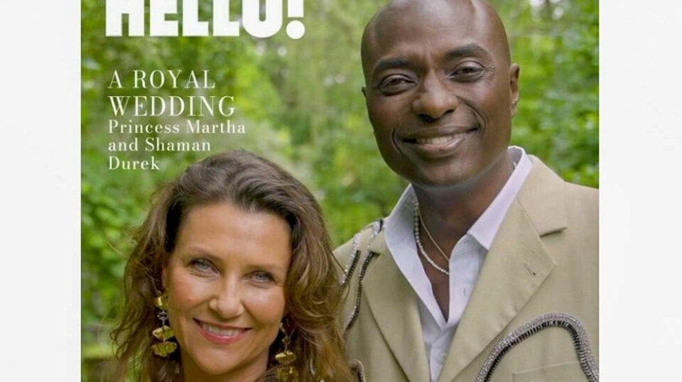 Det britiske ukebladet Hello! har eksklusive rettigheter til bilder fra prinsesse Märtha Louises bryllup, og de selger en spesialpakke med stoff fra festlighetene. Digitale utgaven av magasinet Hello! har Märtha Louise og Durek Verrett på forsiden. Foto: Faksimile / NTB