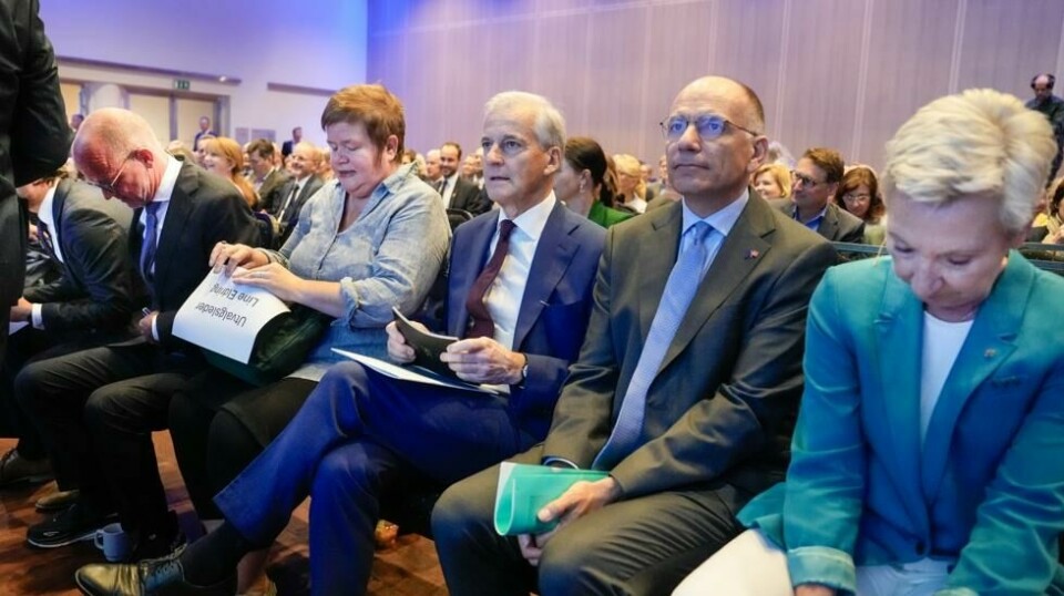 Statsminister Jonas Gahr Støre (Ap) delsetter EØS-avtalen under lupen sammen med Italias tidligere statsminister Enrico Letta, leder av EØS-utvalget Line Eldring, LO-leder Peggy Hessen Følsvik og NHO-leder Ole Erik Almlid.