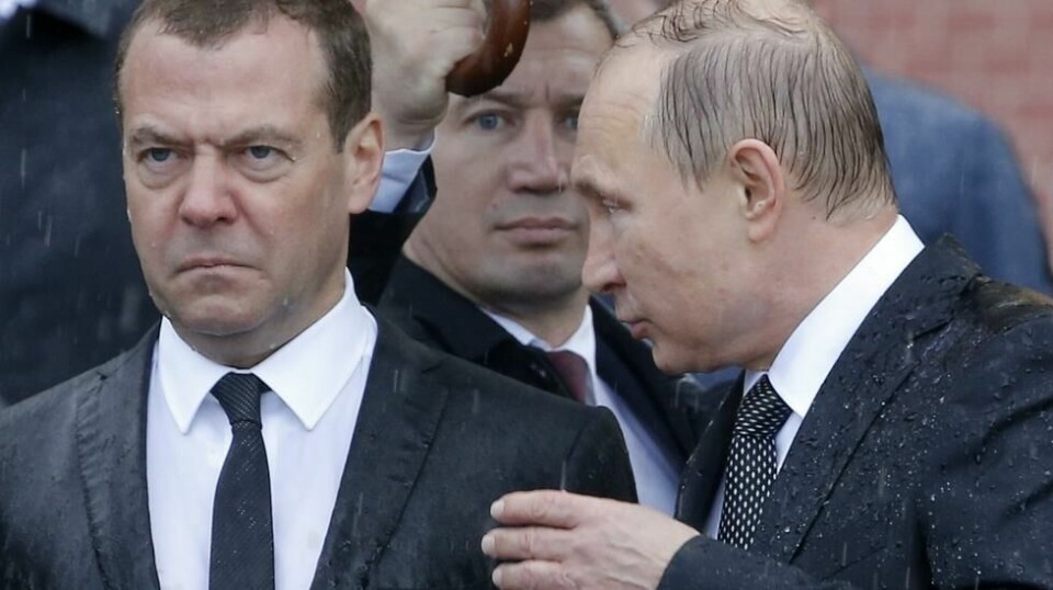 – Medvedev er tidligere president og nå stedfortreder for Russlands Nasjonale sikkerhetsråd. Jeg har diskutert med ham tidligere, og fant ham fornuftig, men kanskje ikke så imponerende. Nå er forfatterskapet hans som rabalder fra noen i psykiatrisk internering, mener Sveriges tidligere statsminister Carl Bildt.