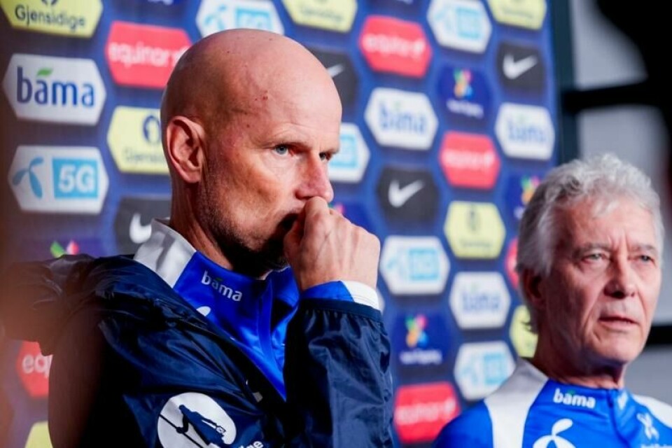 Ståle Solbakken og landslagslege Ola Sand møtte mediene tirsdag for å forklare hvorfor Martin Ødegaard uteblir fra samlingen. Etterpå fikk en amper diskusjon med en VG-reporter mye oppmerksomhet.