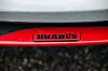 Brabus-logoer på både utsiden og innsiden røper at Smart satser på gode ytelser.