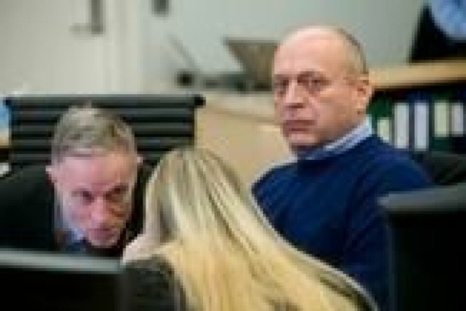Gjermund Cappelen sammen med sine forsvarere Benedict de Vibe (t.v) og Kaja de Vibe Malling. Gjermund Cappelen sammen med sine forsvarere Benedict de Vibe (t.v) og Kaja de Vibe Malling. Foto: Cornelius Poppe / NTB scanpix